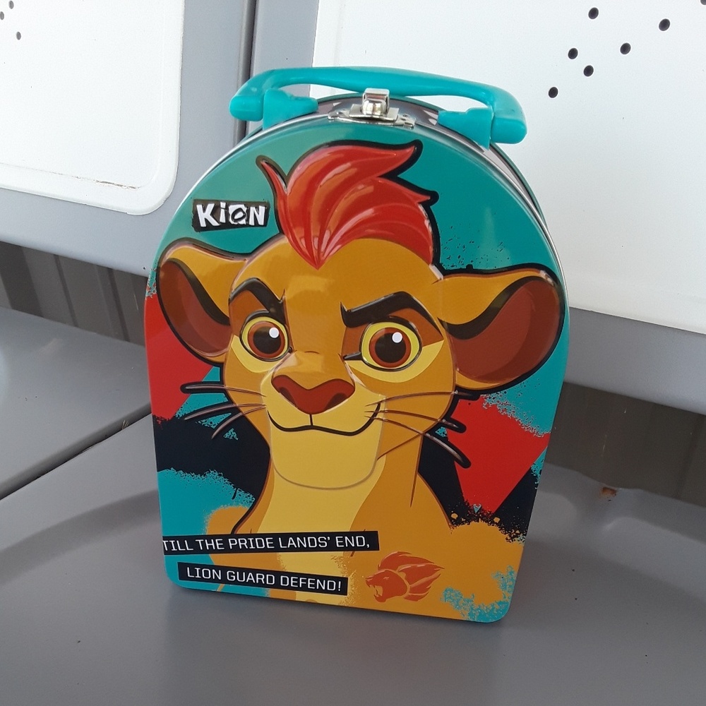 Disney's Lion King tin